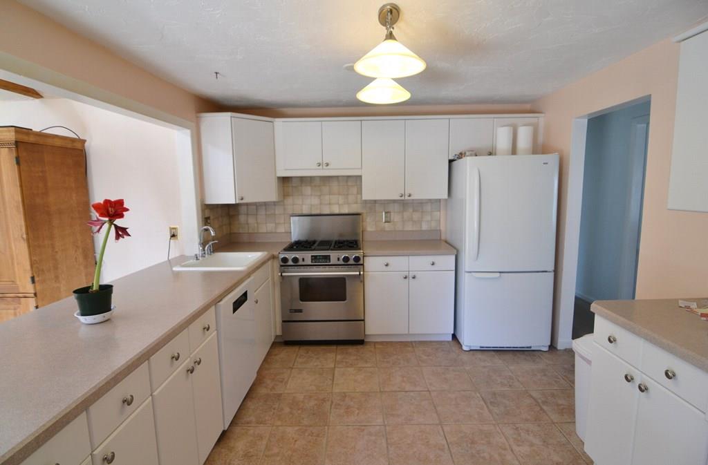 18 Paula Road Milford, MA 01757 - Photo 4 of 20 Gallery Image 4