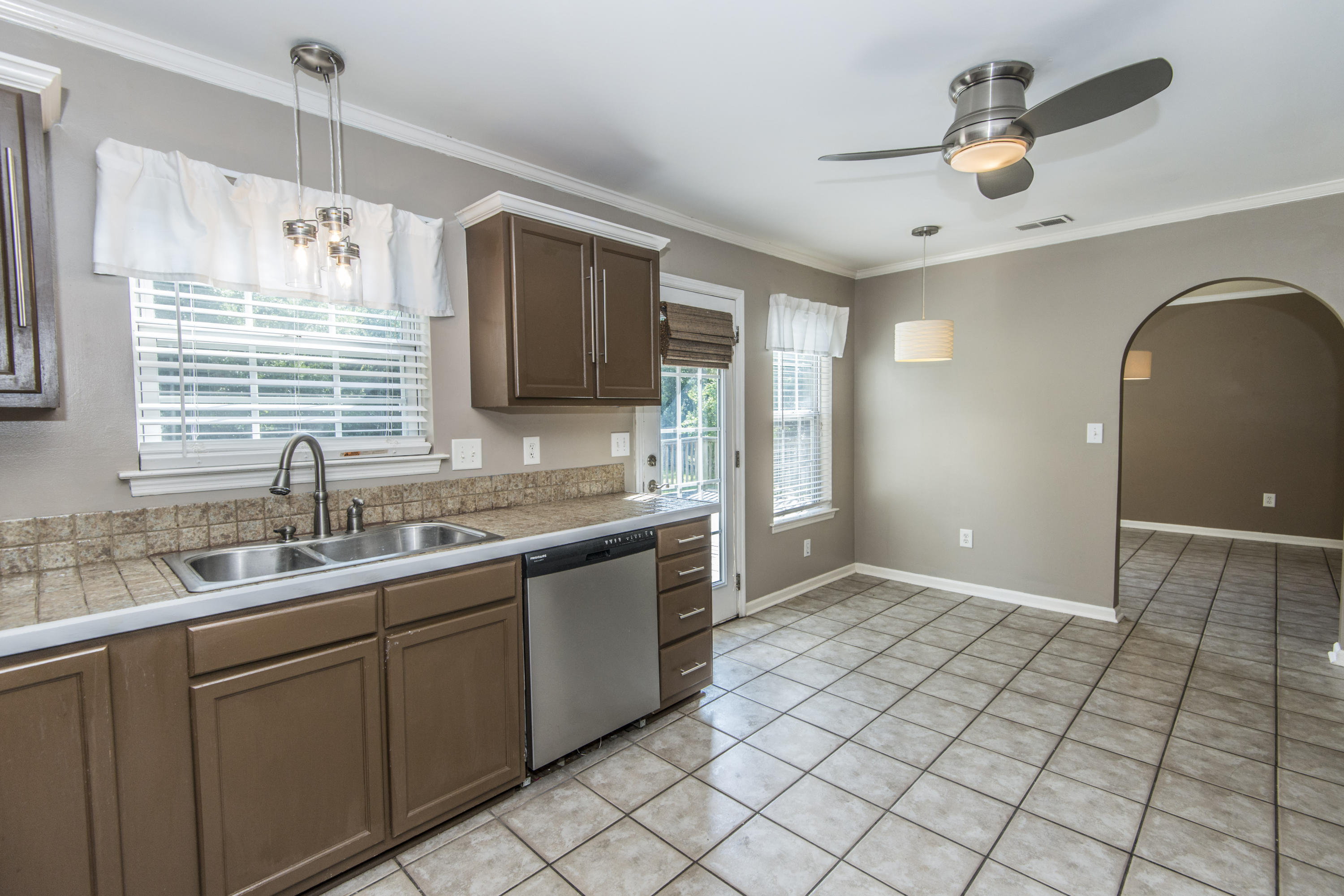 1326 Mapleton Avenue Charleston, SC 29412 - Photo 10 of 27 _DSC1671