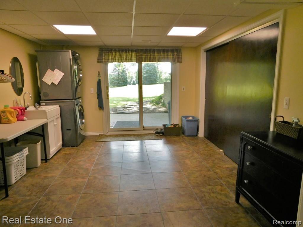 11372 Buno Road Brighton, MI 48114 - Photo 29 of 48 lower level walk-out!
