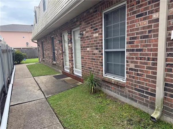 $1,395 | 3304 Delaware Avenue, Unit B, Kenner, LA 70065