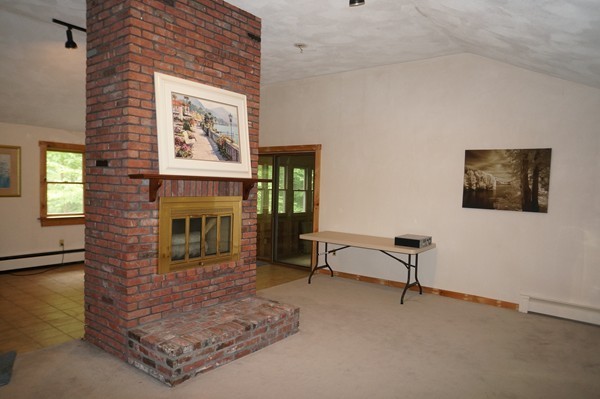 222 Harvard Road Bolton, MA 01740 - Photo 6 of 18