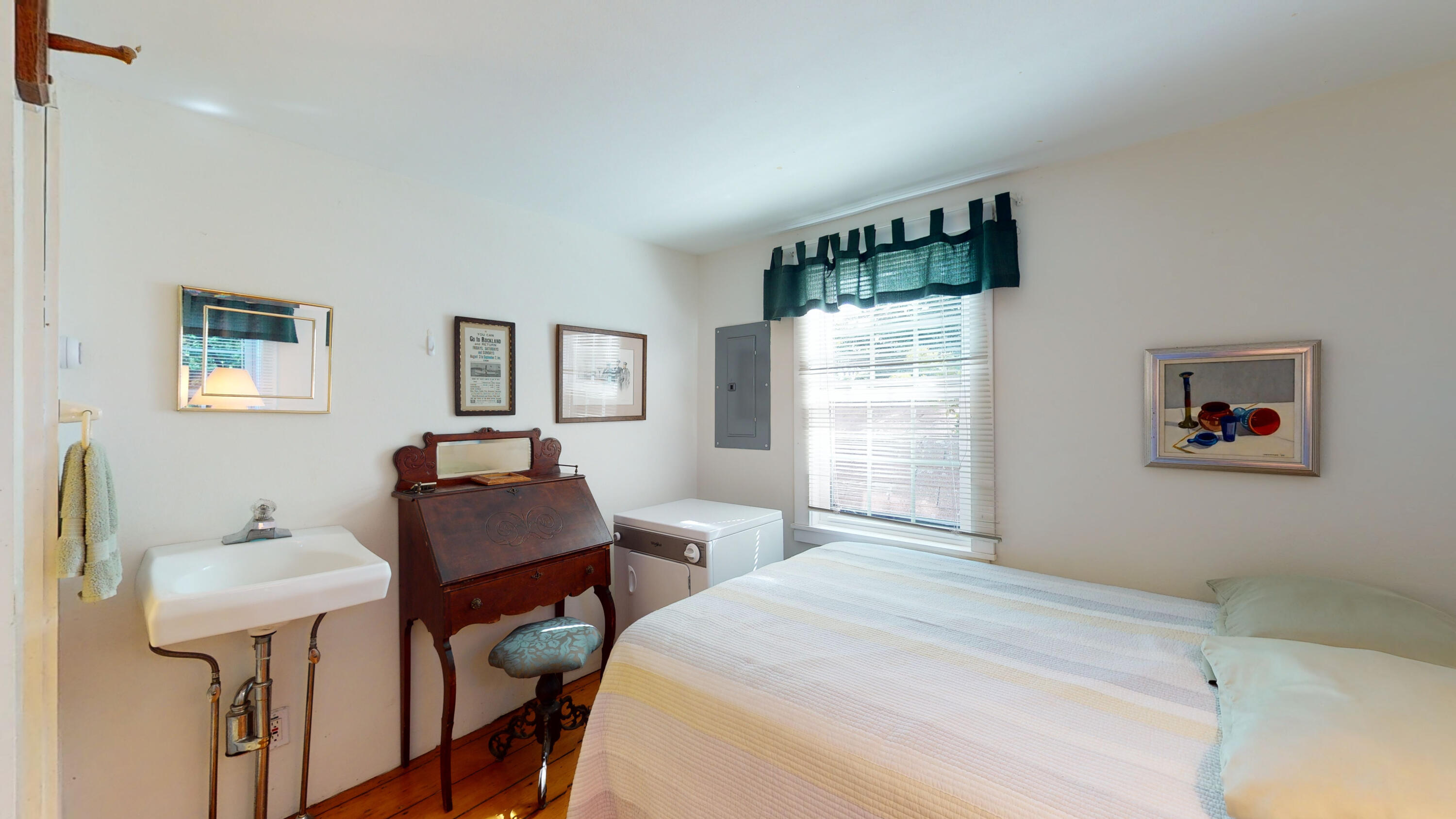 496 Port Clyde Road Tenants Harbor, ME 04860 - Photo 23 of 78 Main House - 1st Floor Bedroom