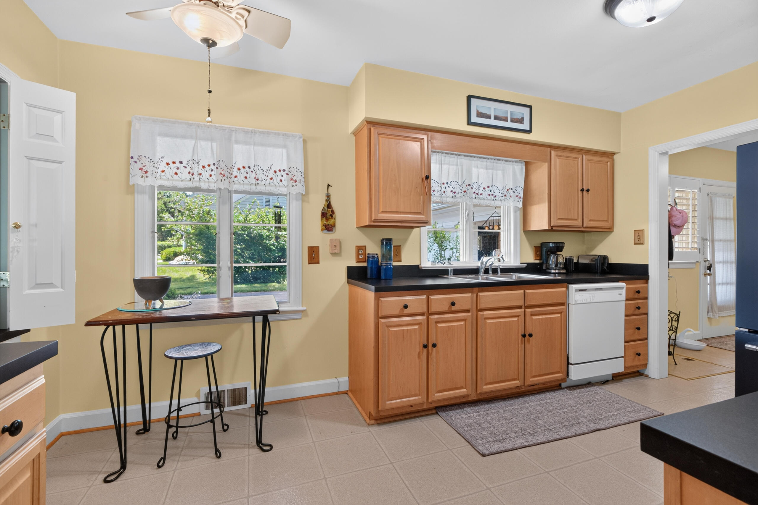1566 Tates Creek Road Lexington, KY 40502 - Photo 18 of 46 1566tates18