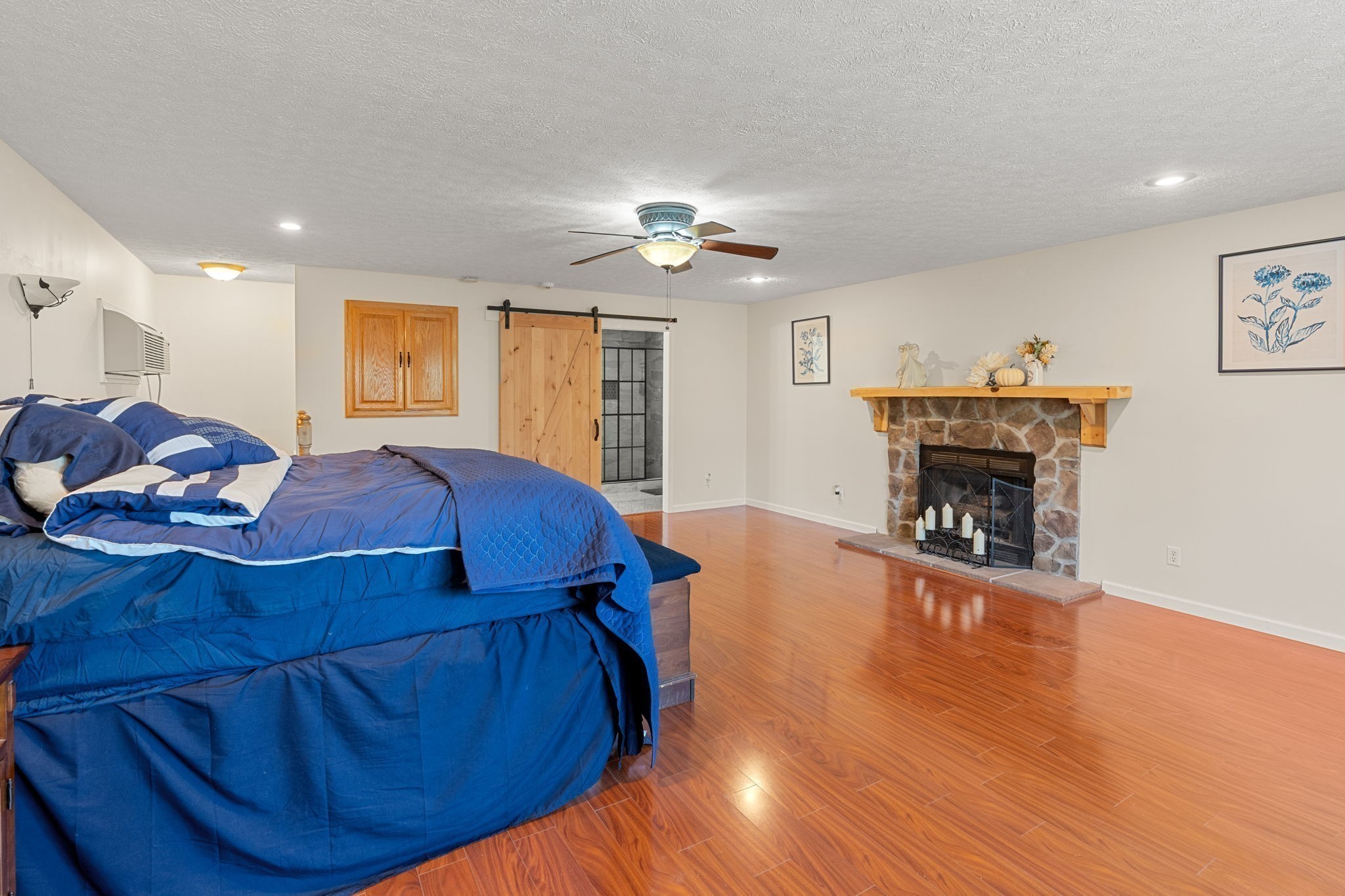 6931 Cowan Road Springfield, TN 37172 - Photo 33 of 68 a living room with furniture and a fireplace