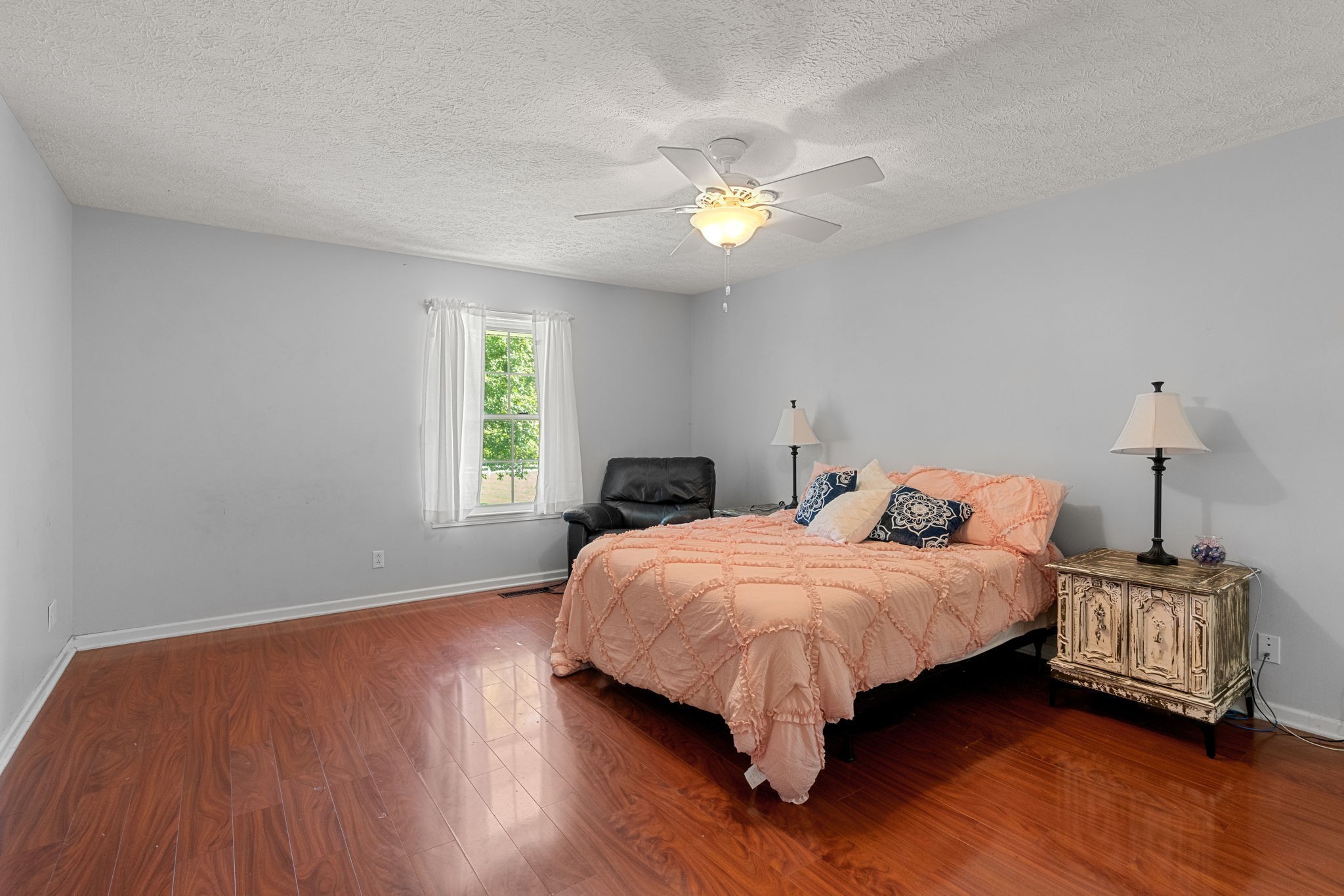 6931 Cowan Road Springfield, TN 37172 - Photo 38 of 68 a bedroom with bed and window