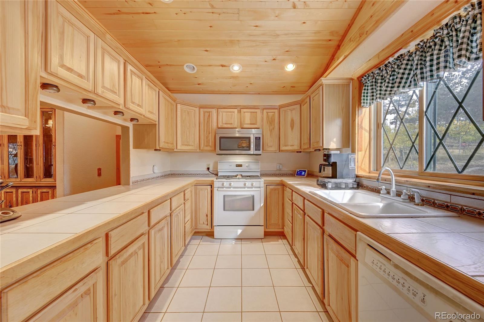 38 Quartz Circle Bailey, CO 80421 - Photo 15 of 40 Gallery Image 15