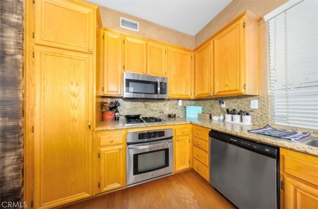 20715 Freeport Drive Riverside, CA 92508 - Photo 7 of 33