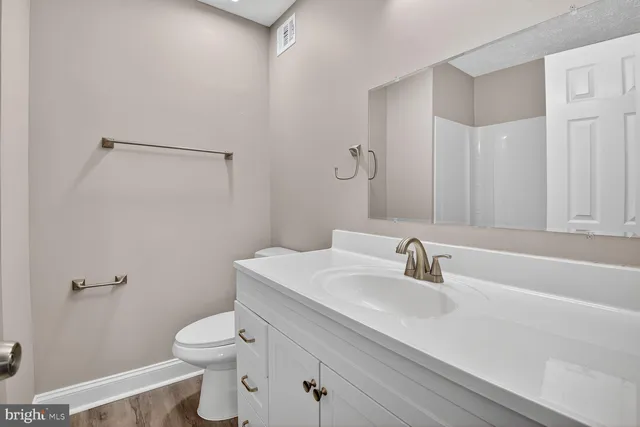 a view of a tennis court