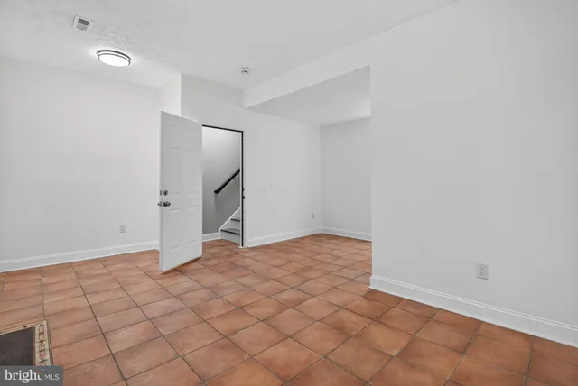 $590,000 | 886 Bayridge Drive, Gaithersburg, MD 20878