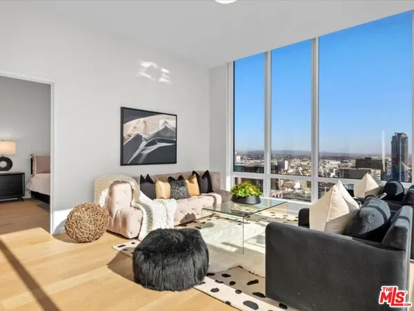 $6,000 | Undisclosed Address, Los Angeles, CA 90017