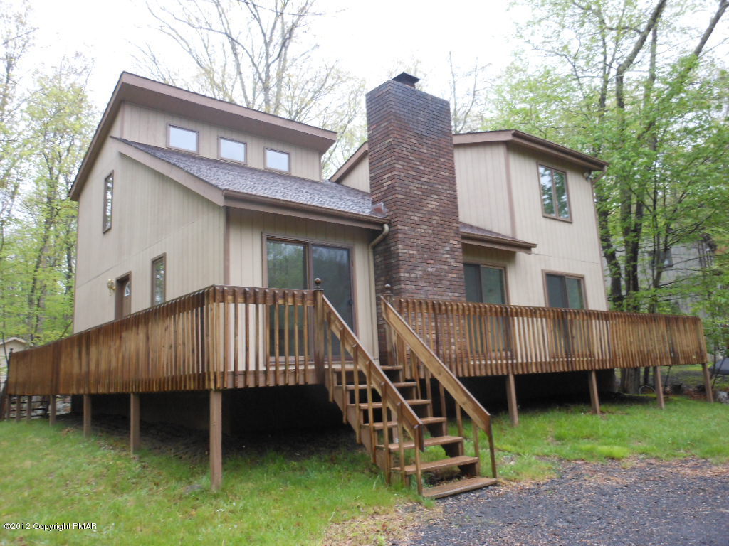 1015 Stuart Place Bushkill, PA 18324 - Photo 1 of 1 front