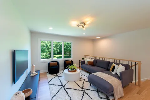 $3,750,000 | 1221 Loch Lane, Lake Forest, IL 60045
