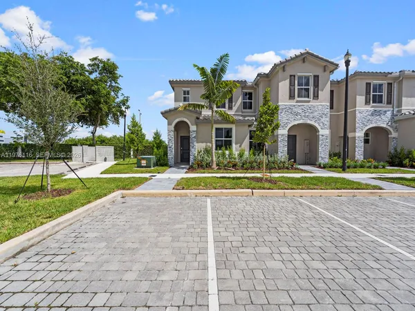 $2,400 | 1505 Southeast 27th Street, Homestead, FL 33035