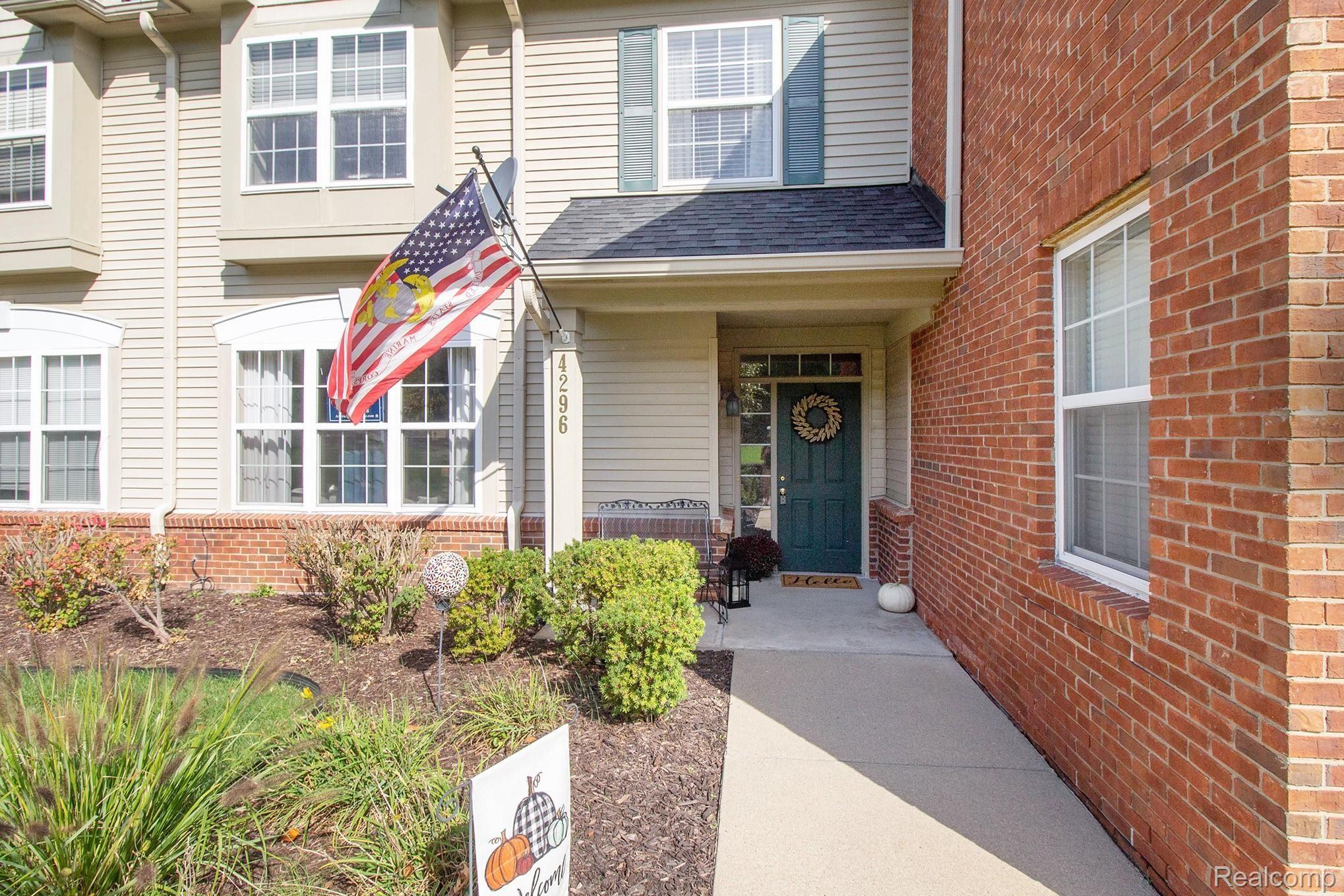 4296 Hampton Ridge Boulevard Howell, MI 48843 - Photo 2 of 20 IMG_0310.jpg