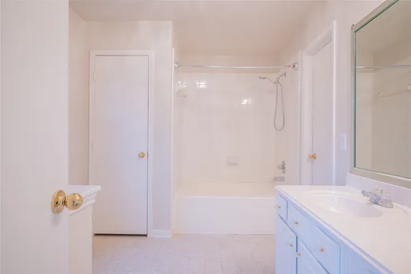 $2,550 | 9414 Lerin Lane, Sugar Land, TX 77498