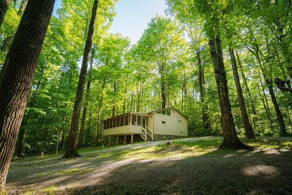 $424,900 | 20554 Thompson Ridge Road, Laurelville, OH 43135