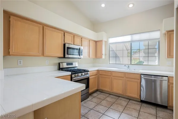 $1,835 | 10017 Oak Creek Canyon Avenue, Las Vegas, NV 89147