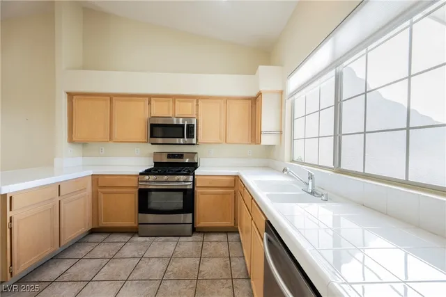 $1,835 | 10017 Oak Creek Canyon Avenue, Las Vegas, NV 89147