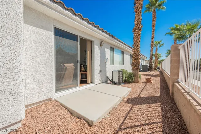 $1,835 | 10017 Oak Creek Canyon Avenue, Las Vegas, NV 89147