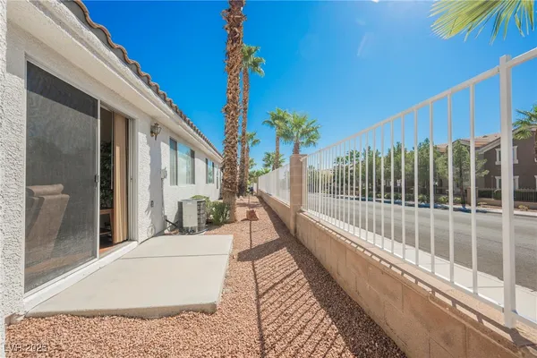 $1,835 | 10017 Oak Creek Canyon Avenue, Las Vegas, NV 89147