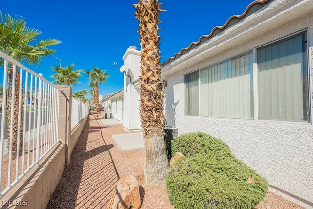 $1,835 | 10017 Oak Creek Canyon Avenue, Las Vegas, NV 89147