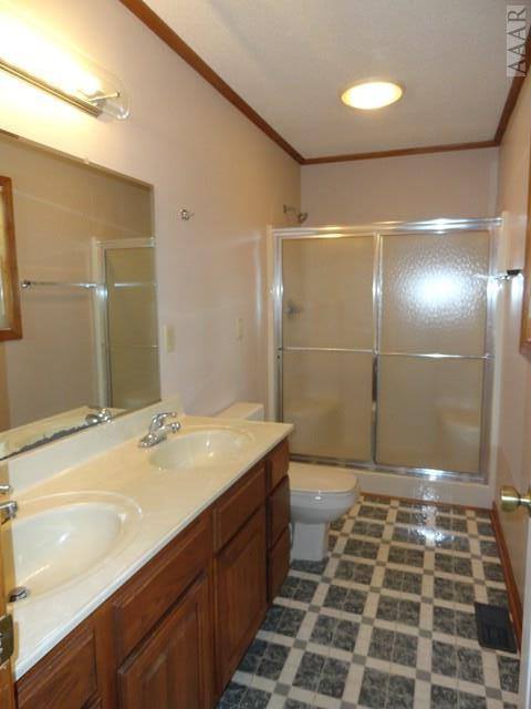 372 Country Club Road Camden, NC 27921 - Photo 11 of 22 Master Bathroom