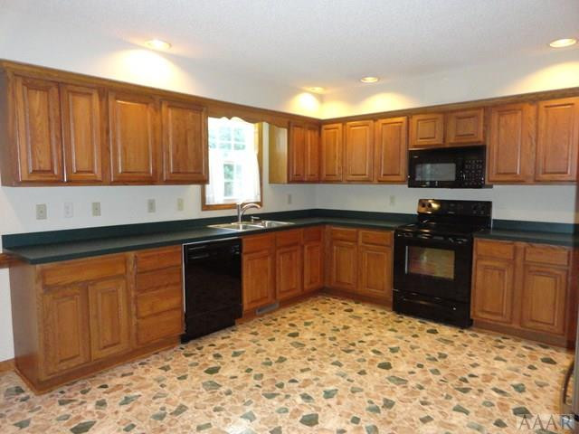 372 Country Club Road Camden, NC 27921 - Photo 6 of 22 Kitchen