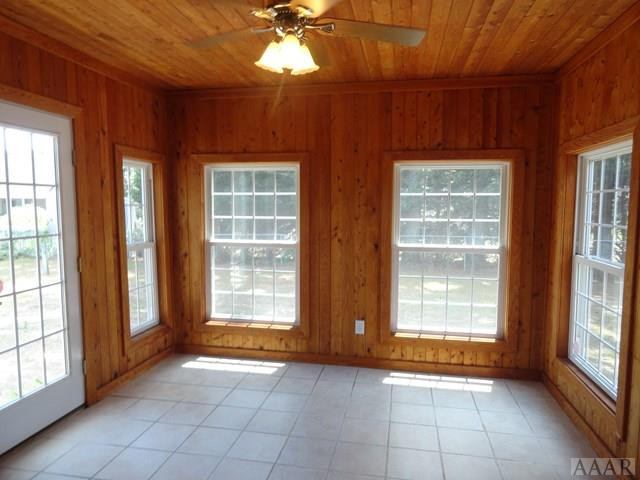 372 Country Club Road Camden, NC 27921 - Photo 7 of 22 Sun Room