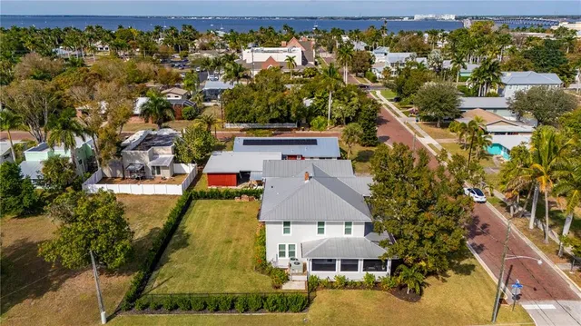 $979,900 | 359 Gill Street, Punta Gorda, FL 33950