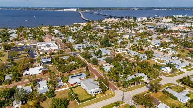 $979,900 | 359 Gill Street, Punta Gorda, FL 33950