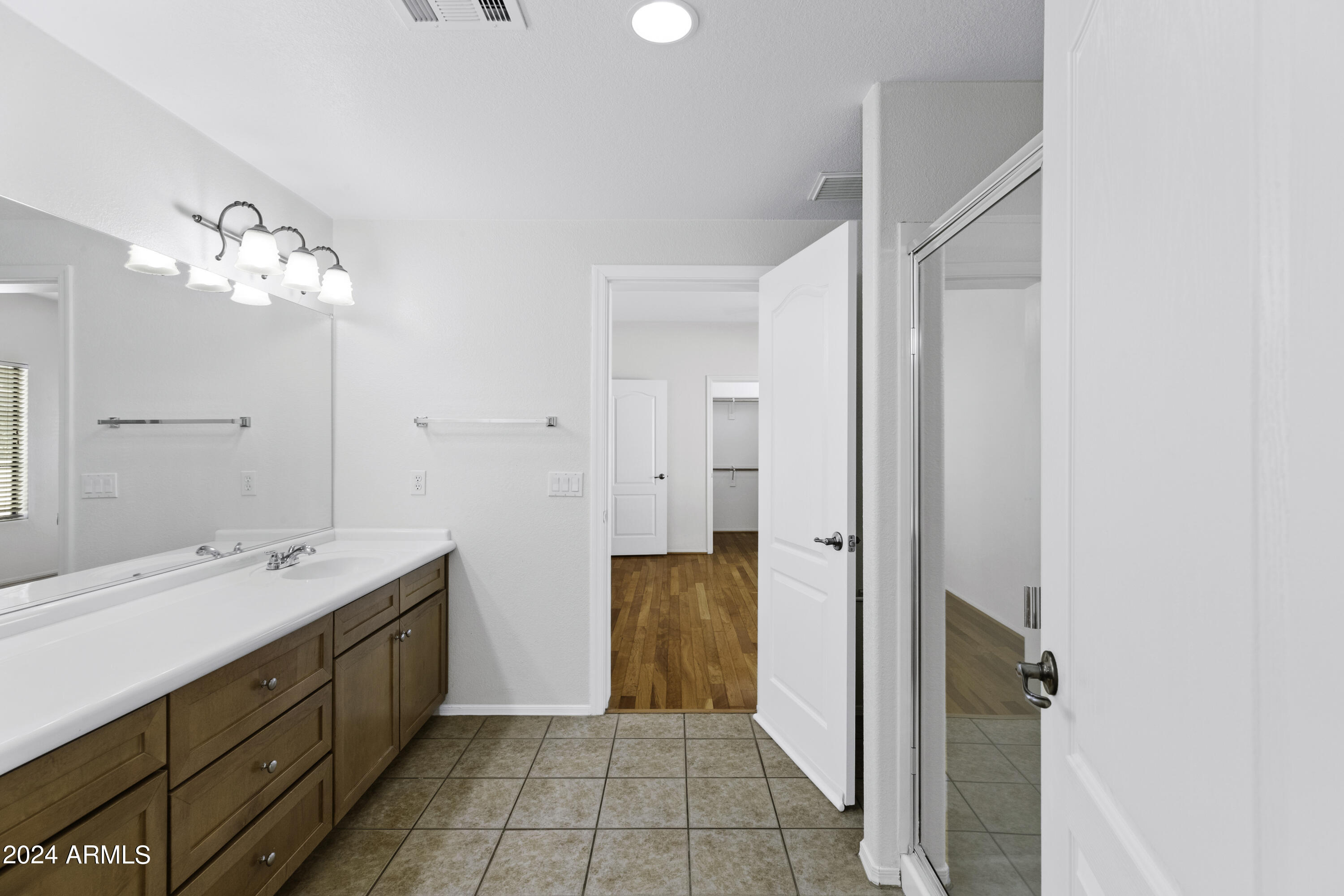 3150 East Beardsley Road, Unit 1081 Phoenix, AZ 85050 - Photo 48 of 69 3150_E_BEARDSLEY_RD_1081_AC4I9036