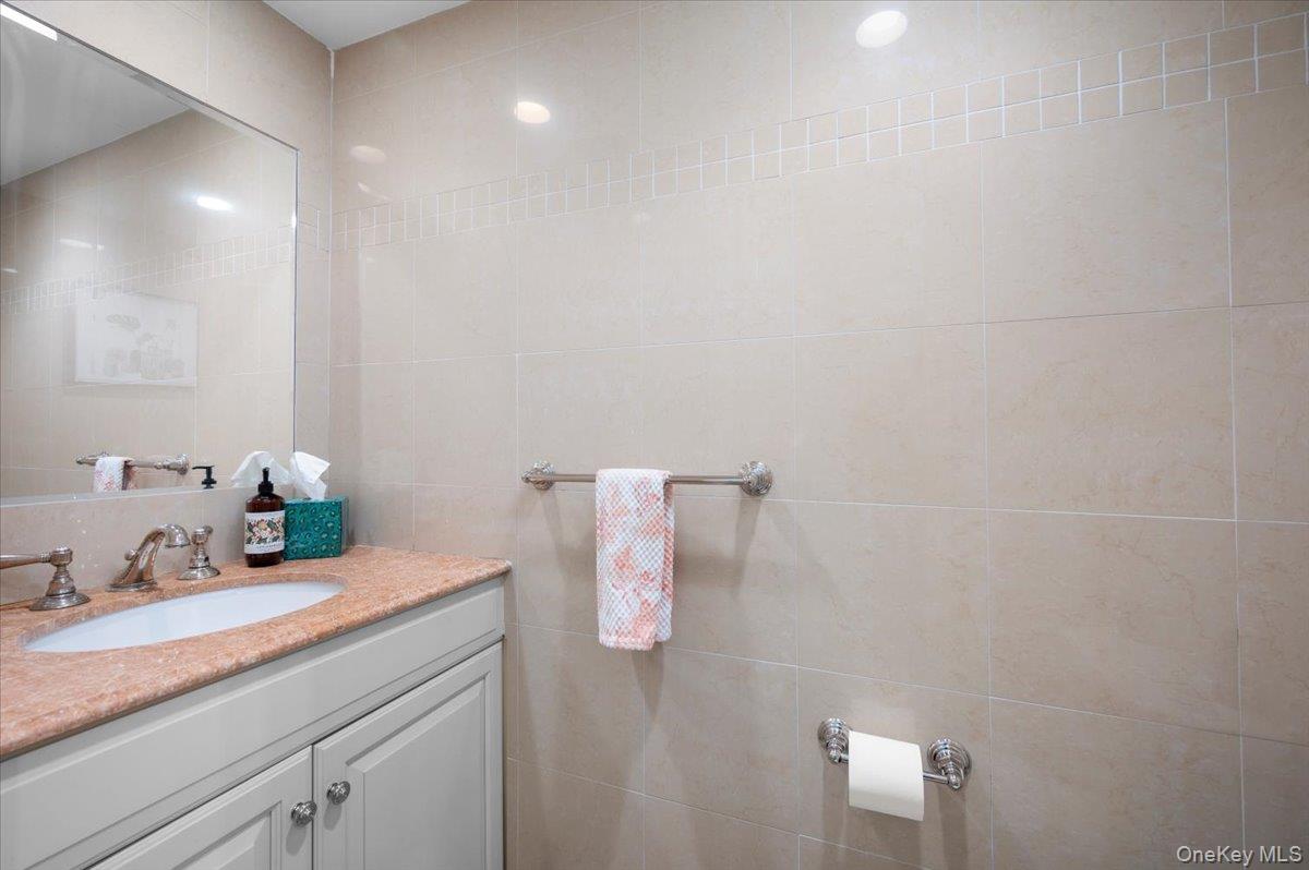 37 Greenway Lane Rye Brook, NY 10573 - Photo 12 of 21