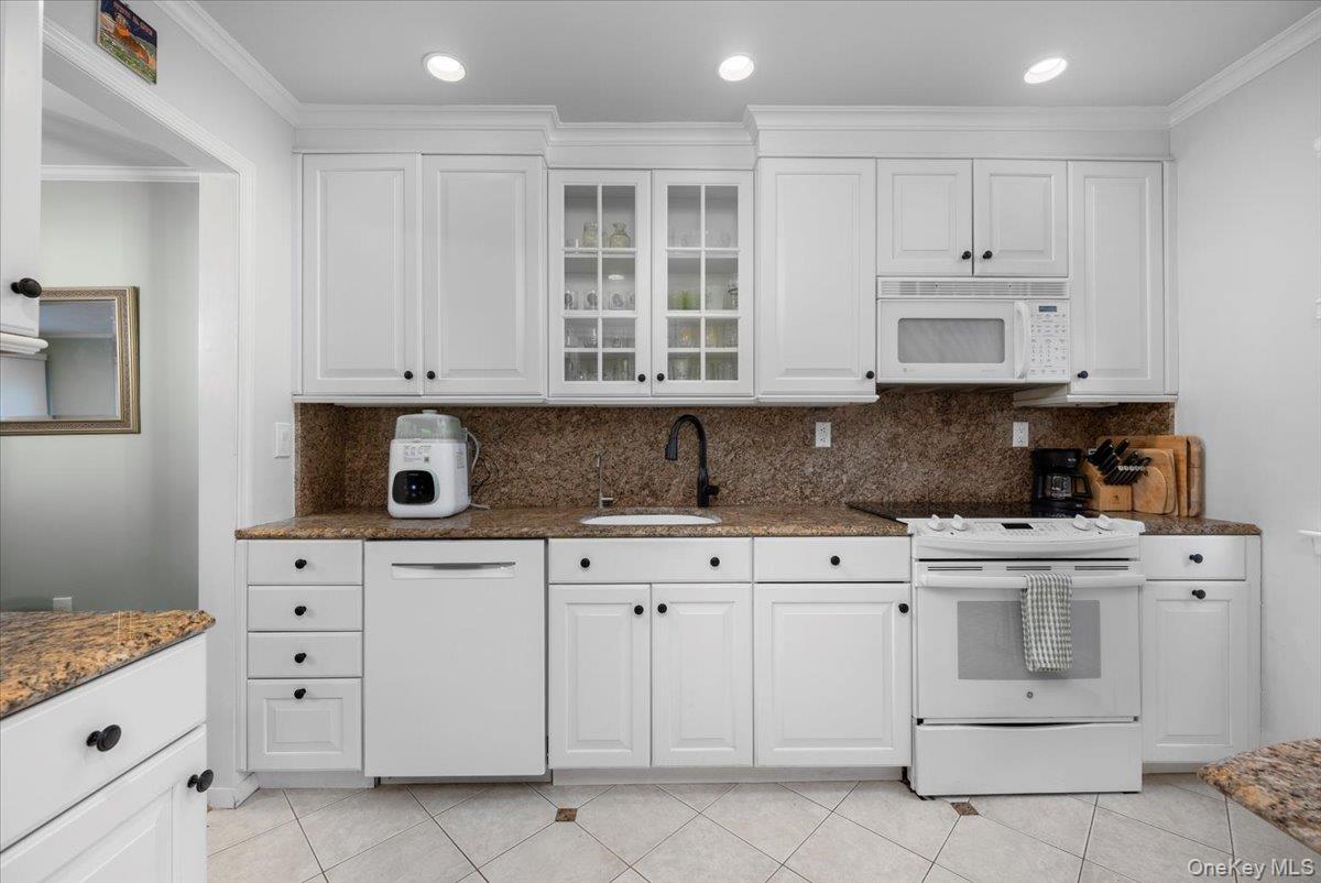 37 Greenway Lane Rye Brook, NY 10573 - Photo 3 of 21