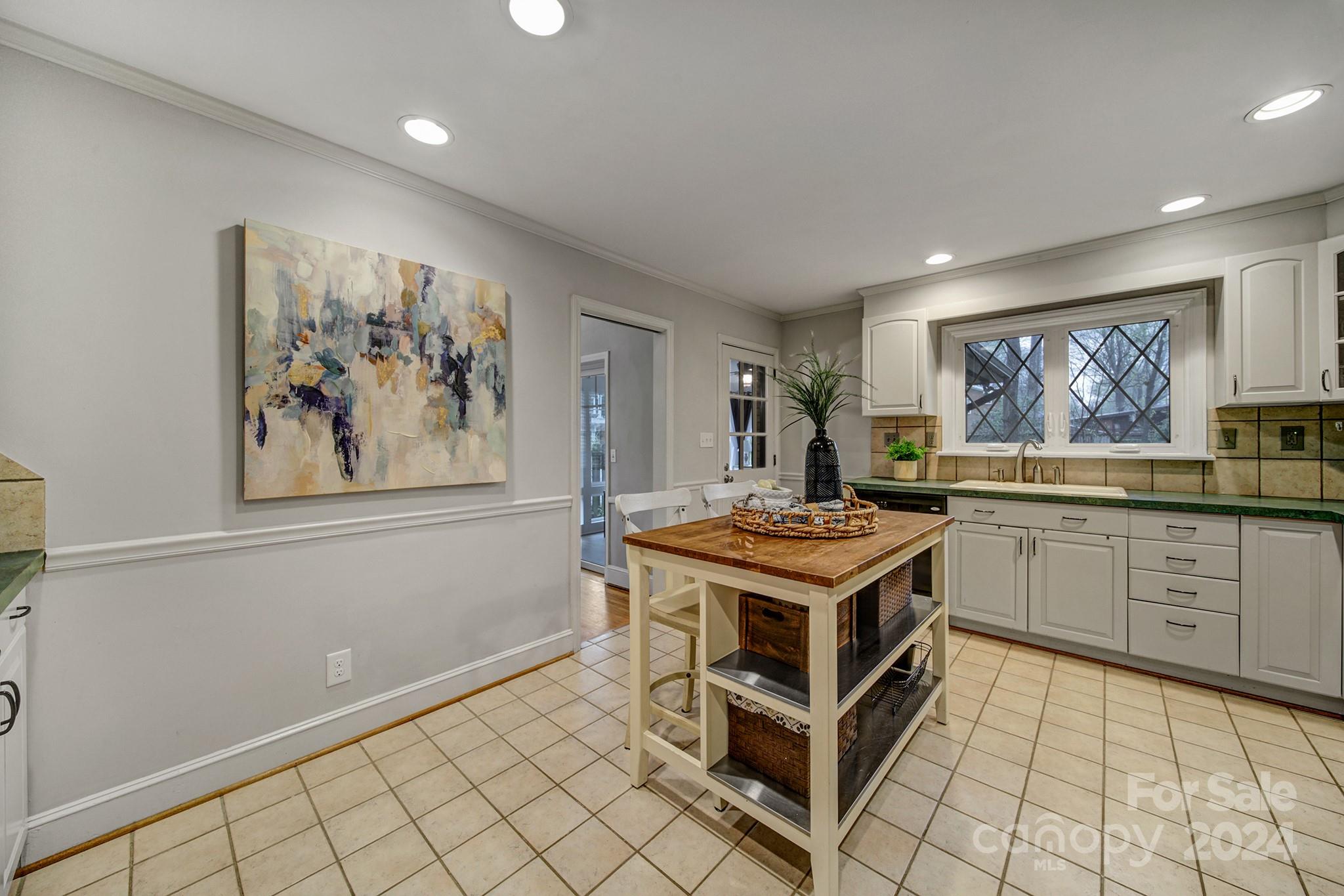 6053 Brookhaven Road Charlotte, NC 28210 - Photo 14 of 40 Gallery Image 14