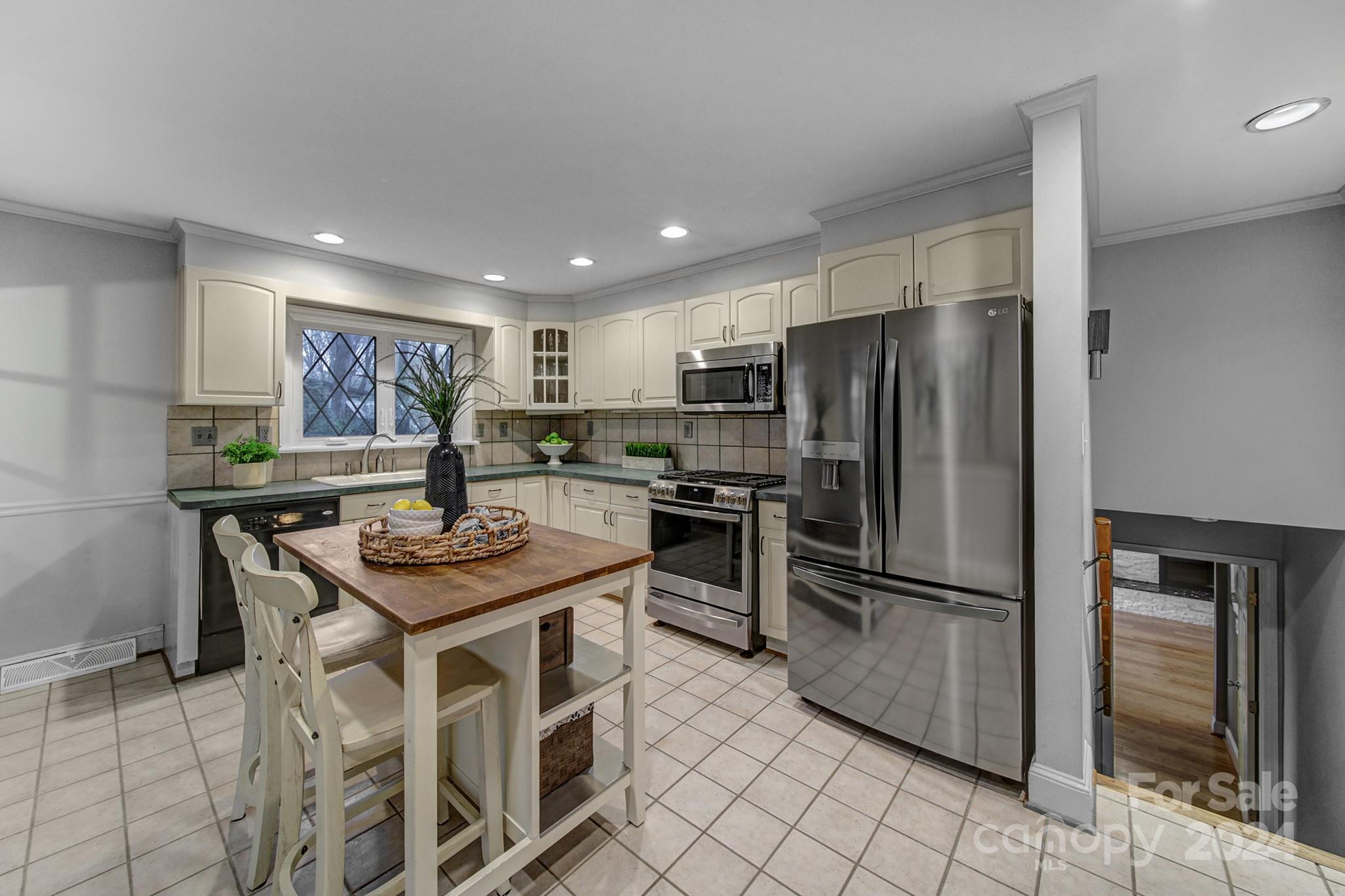 6053 Brookhaven Road Charlotte, NC 28210 - Photo 16 of 40 Gallery Image 16