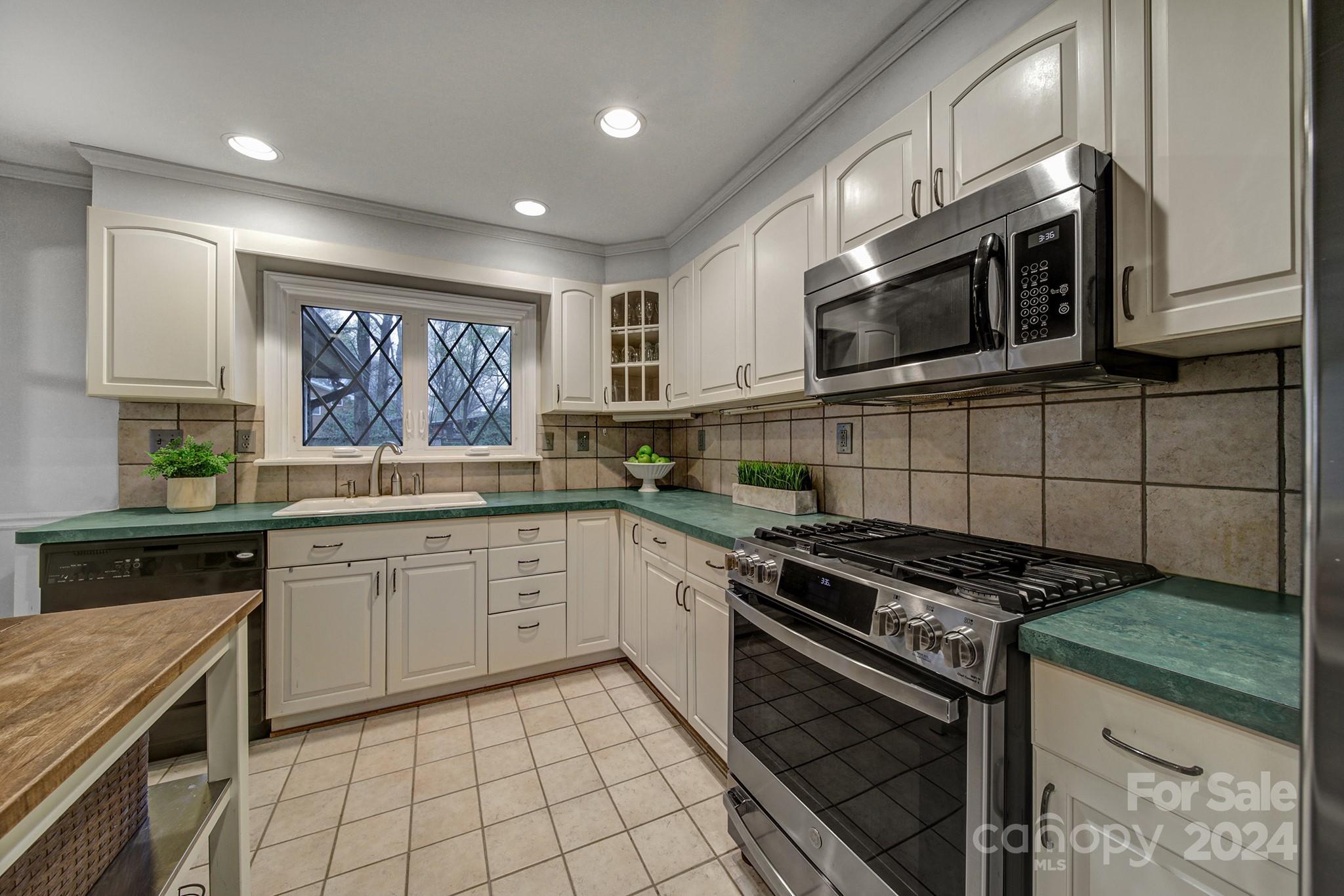 6053 Brookhaven Road Charlotte, NC 28210 - Photo 18 of 40 Gallery Image 18