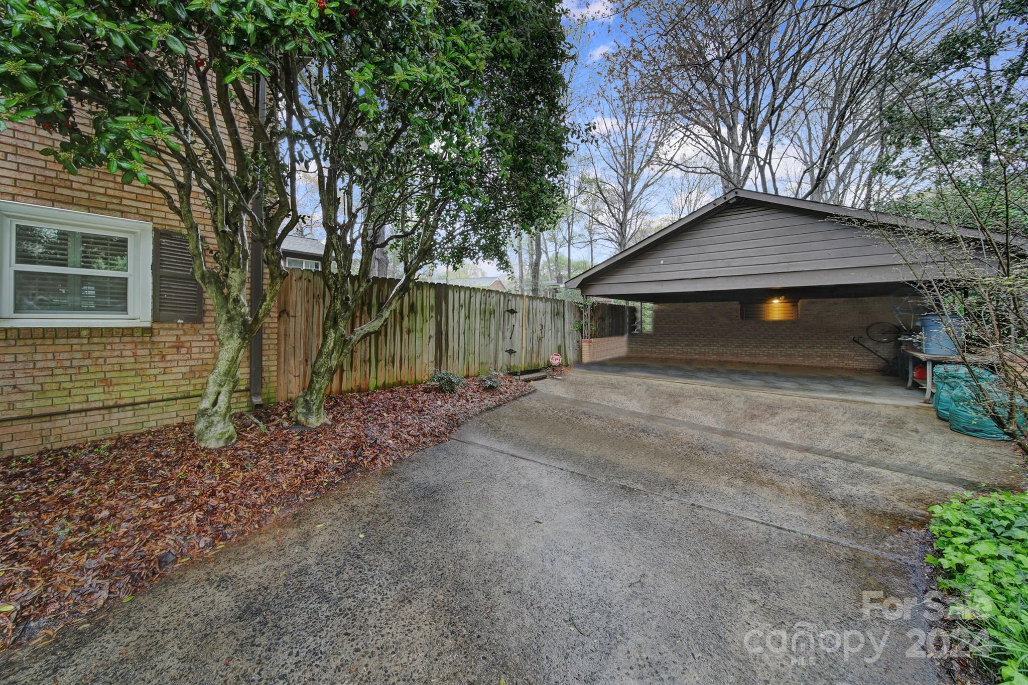 6053 Brookhaven Road Charlotte, NC 28210 - Photo 39 of 40 Gallery Image 39