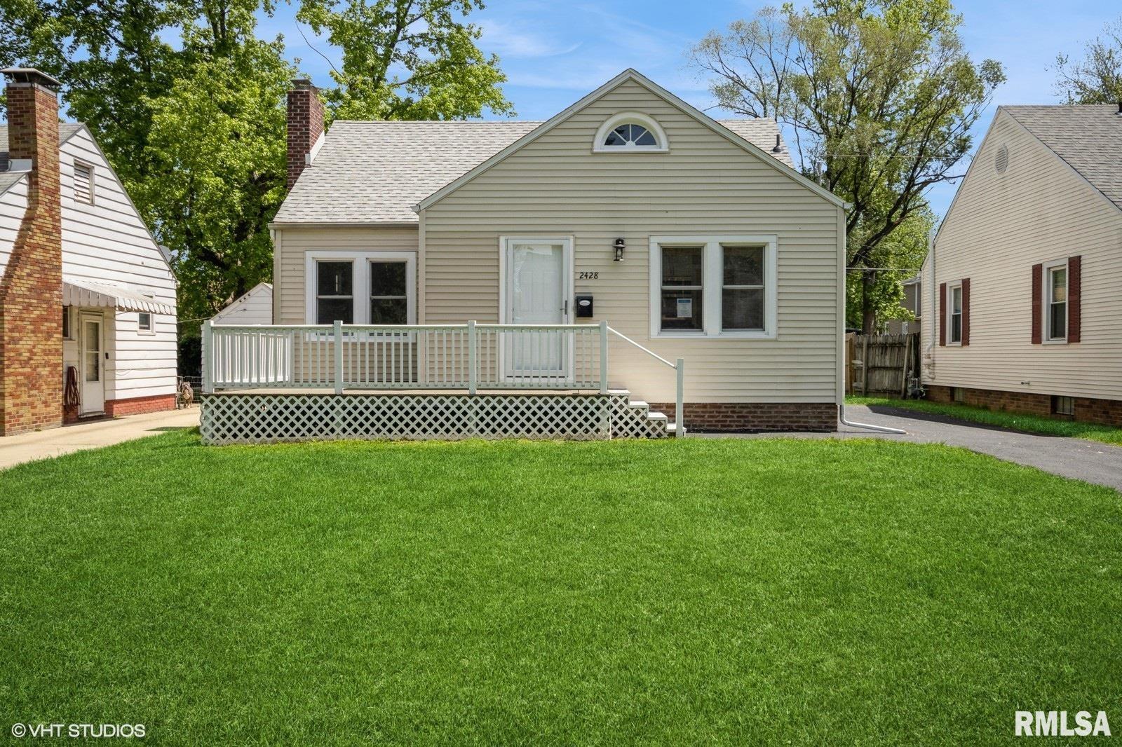 2428 South 8th Street Springfield, IL 62703 - Photo 1 of 15
