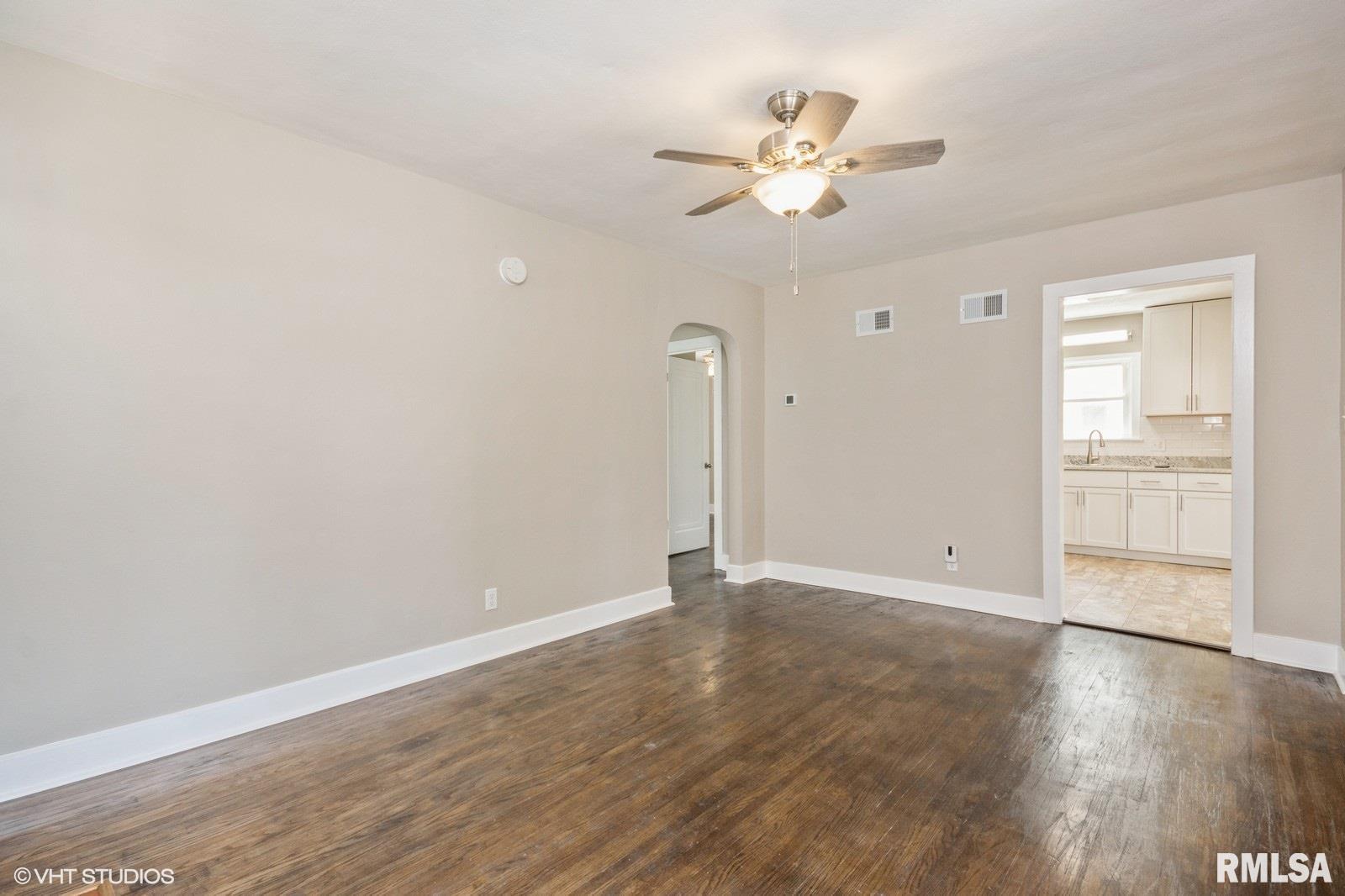 2428 South 8th Street Springfield, IL 62703 - Photo 3 of 15