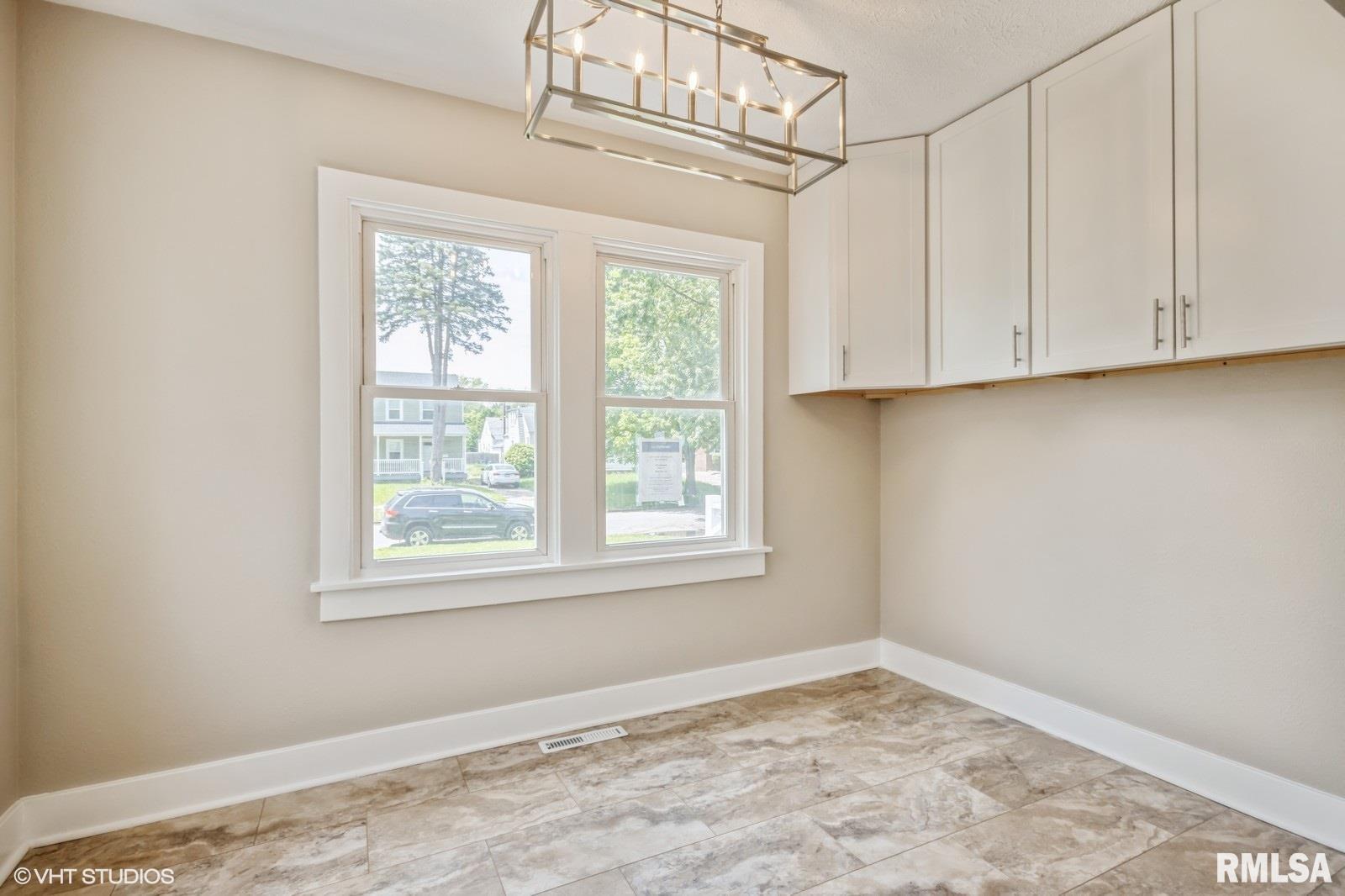 2428 South 8th Street Springfield, IL 62703 - Photo 8 of 15