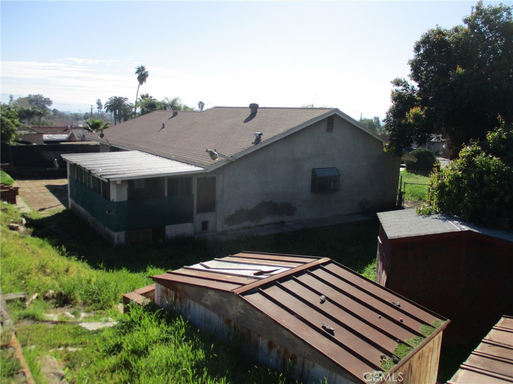 560 West 10th Street Perris, CA 92570 - Photo 27 of 28 Rear