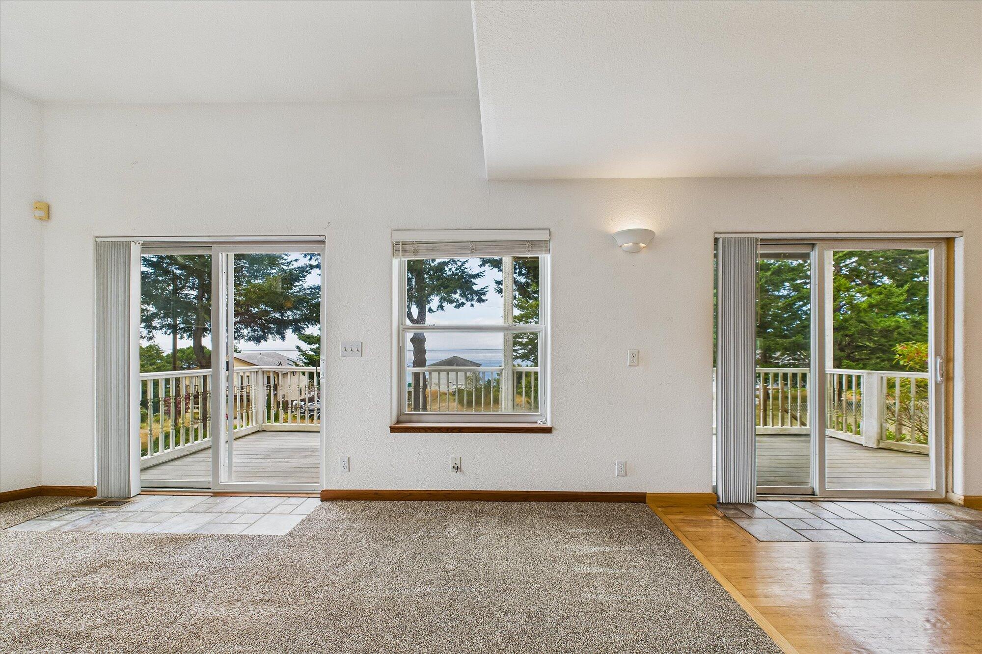 341 Seafoam Road Whitethorn, CA 95589 - Photo 10 of 68