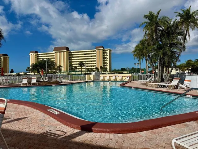 $1,500 | 4550 Cove Circle, Unit 905, St. Petersburg, FL 33708