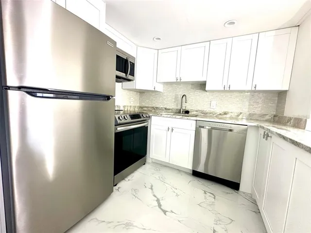 $1,500 | 4550 Cove Circle, Unit 905, St. Petersburg, FL 33708