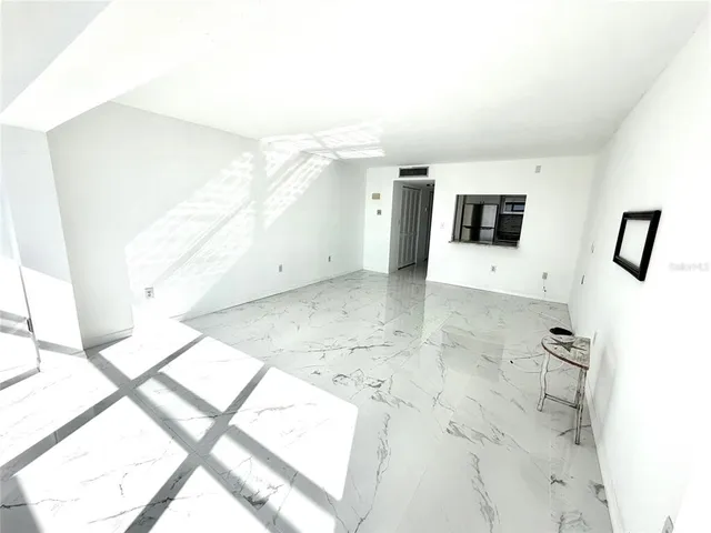 $1,500 | 4550 Cove Circle, Unit 905, St. Petersburg, FL 33708