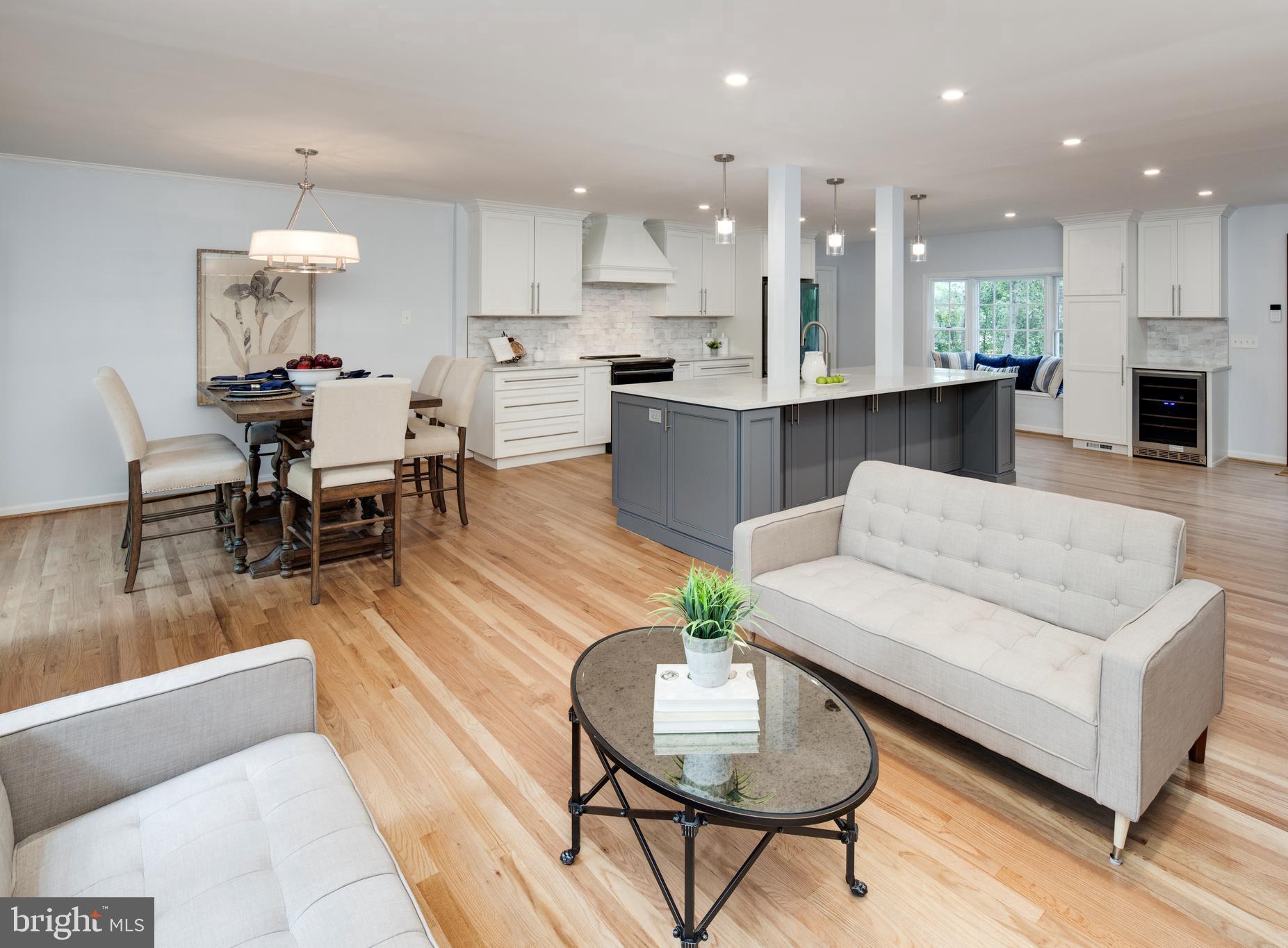 11005 Birdfoot Court Reston, VA 20191 - Photo 7 of 28 Open and flowing GREAT room!