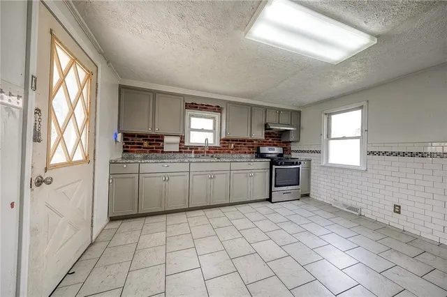 $130,000 | 627 Rostraver Road, Belle Vernon, PA 15012