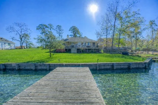 $469,000 | 293 Twin Magnolia, Onalaska, TX 77360