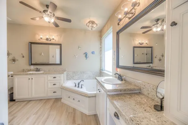 $469,000 | 293 Twin Magnolia, Onalaska, TX 77360