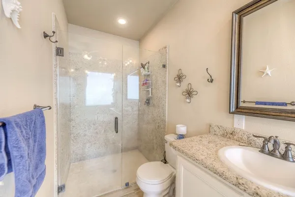 $469,000 | 293 Twin Magnolia, Onalaska, TX 77360